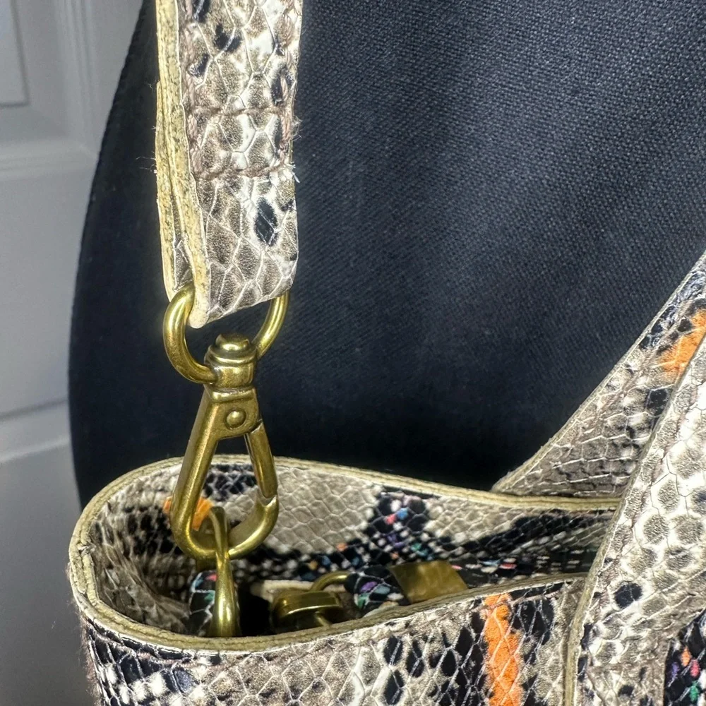 Madewell Crossbody - Picture 3 of 6